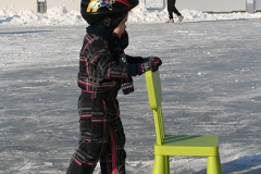 Nooitgedagt2012_kind-leert-schaatsen